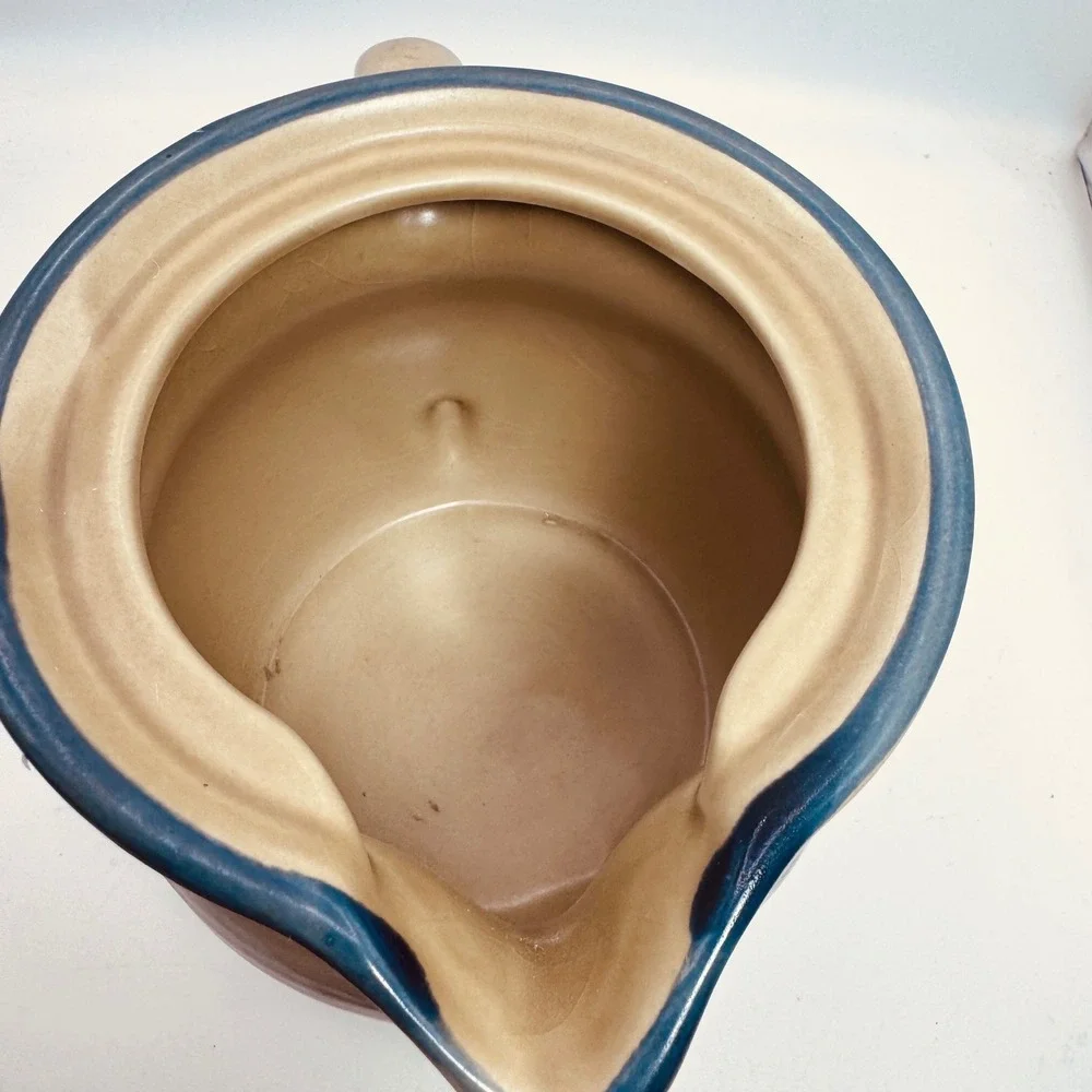 Pfaltzgraff Yorktowne Stoneware Pitcher 48 oz Blue Bird Floral Tan‎ 550 Vintage